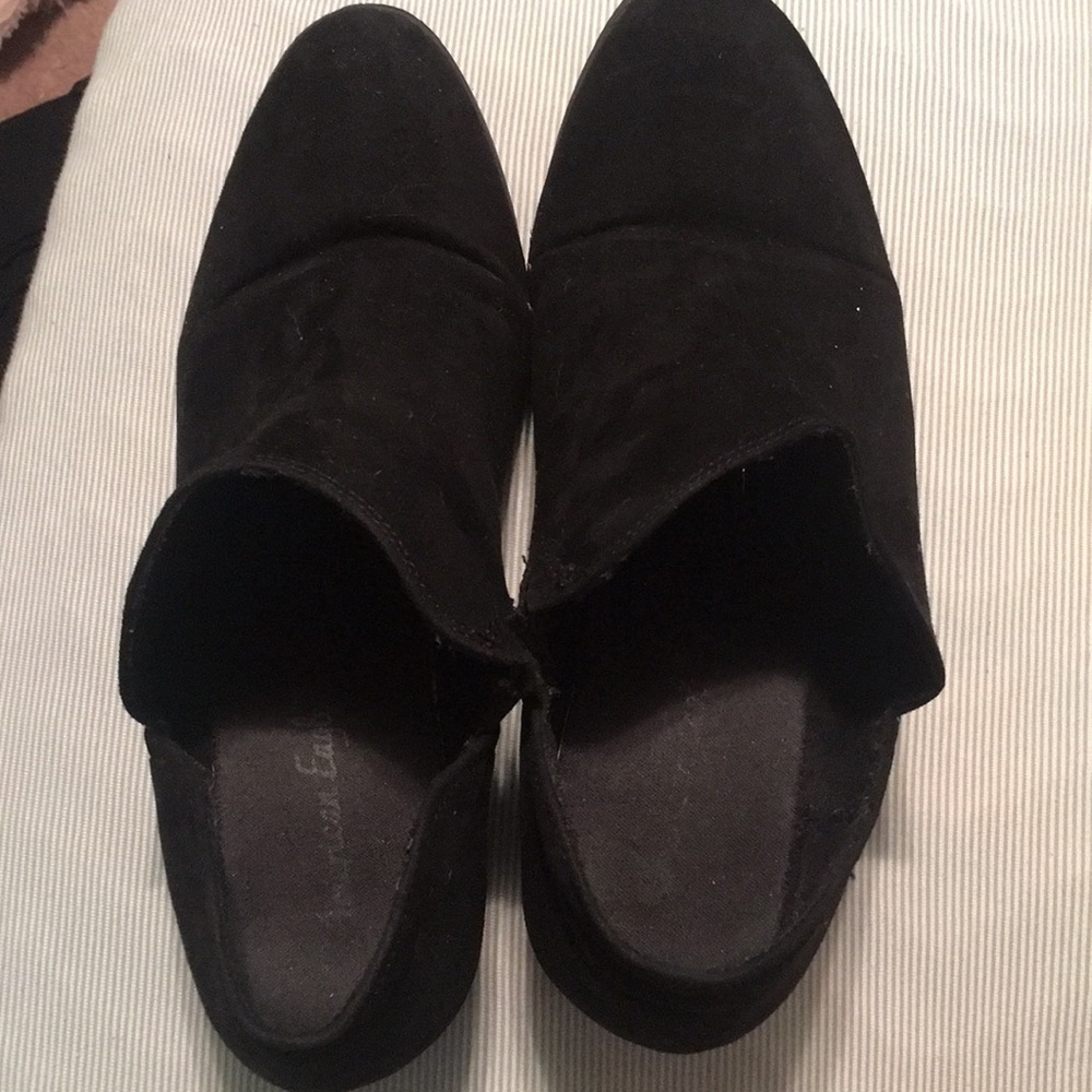 BLACK ANKLE BOOTIES
